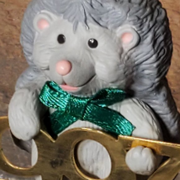 1997 Hallmark Keepsake Ornament - Fabulous Decade - Hedgehog - Picture 5 of 7